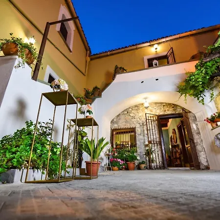 Charming House In With Sea View Tatil Evi